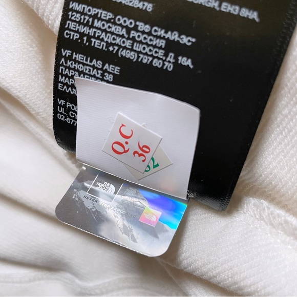 The North Face Women’s Turtleneck Pullover - Picture 6 of 6